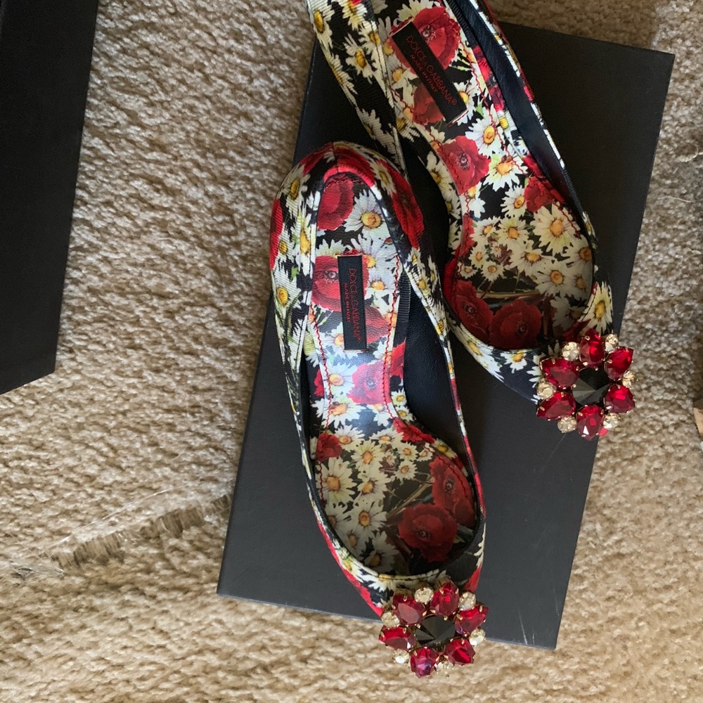 Dolce&gabbana floral shoes kitten heel